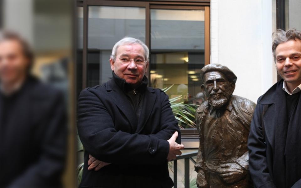 Dévoilement de la statue de l’abbé Pierre, à Paris