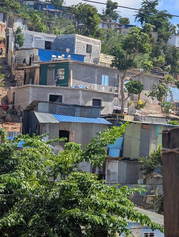 Photo : Dans les bidonvilles de Mayotte, sécuriser l’habitat