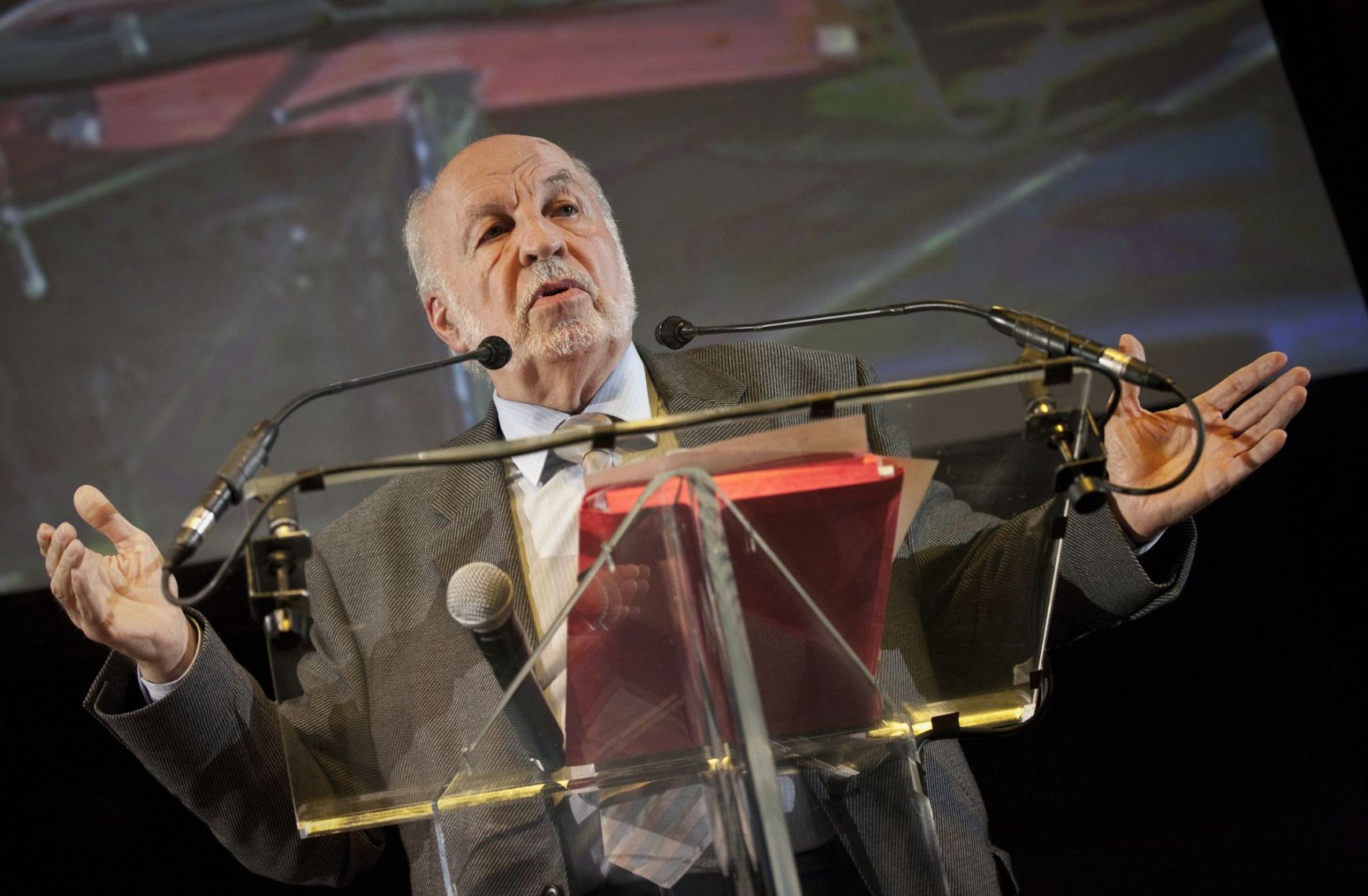 Photo : Hommage de la Fondation à Louis Besson