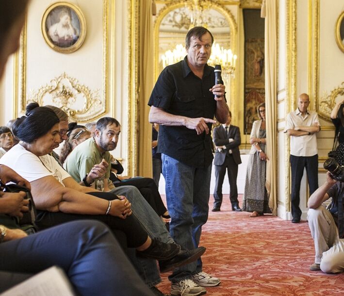 Photo : Des Boutiques Solidarité et Pensions de famille au Sénat