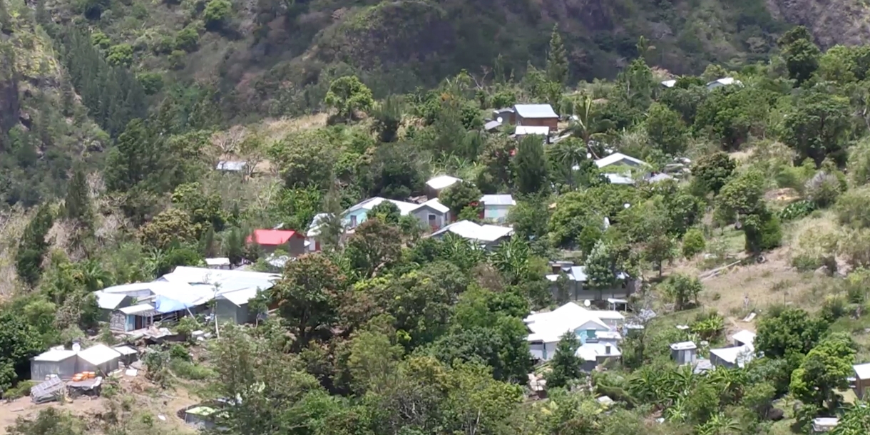 Photo : La Réunion : la Fondation réhabilite des logements sur un site inaccessible
