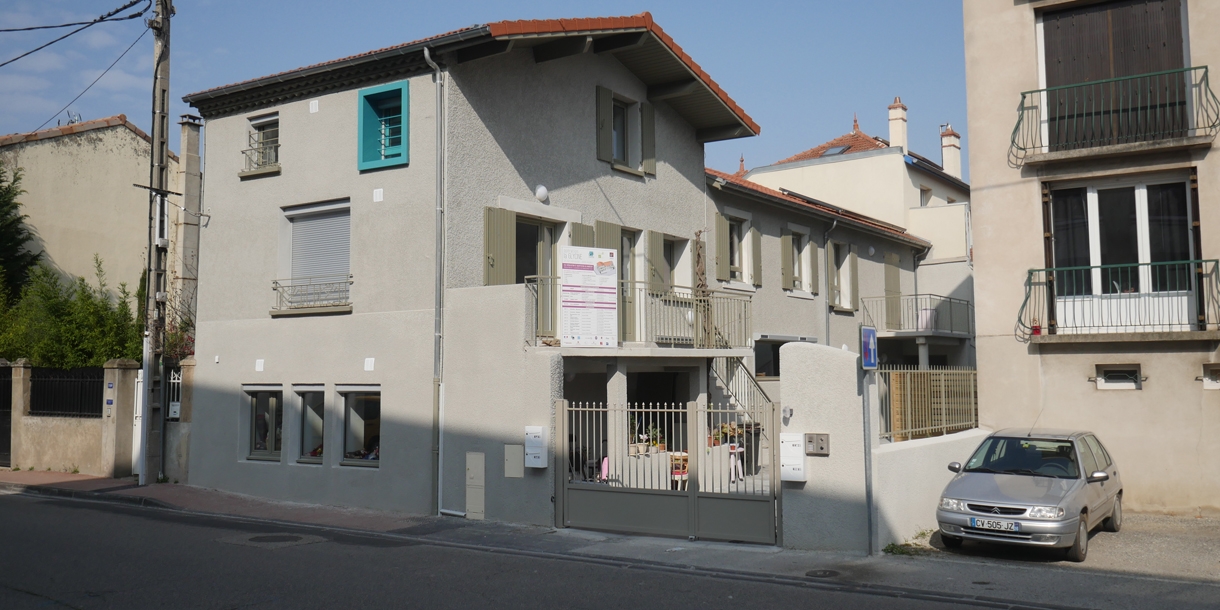 Photo : 4 logements très sociaux dans une éco-rénovation exemplaire.