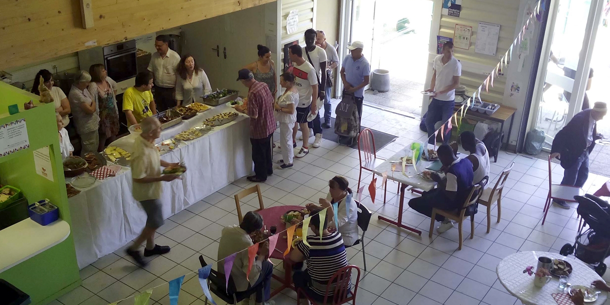 Photo : De plus en plus de femmes isolées et de familles à la rue