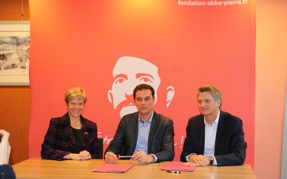 Photo : ORPI et la Fondation signent une convention de partenariat
