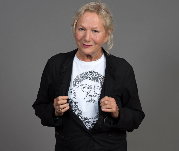 Photo : Soutenez la Fondation avec le T-shirt Agnès b. !