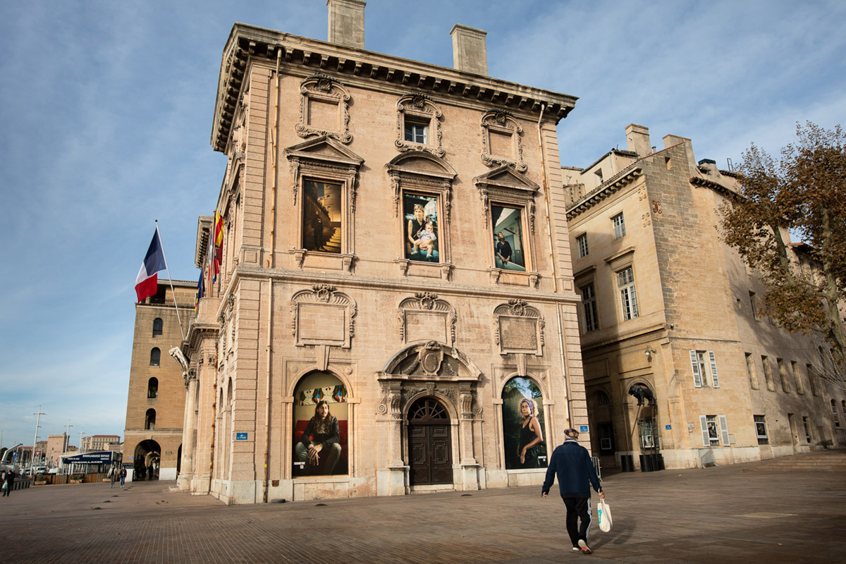 Photo : « Indigne Toit » : afficher le logement indigne à Marseille