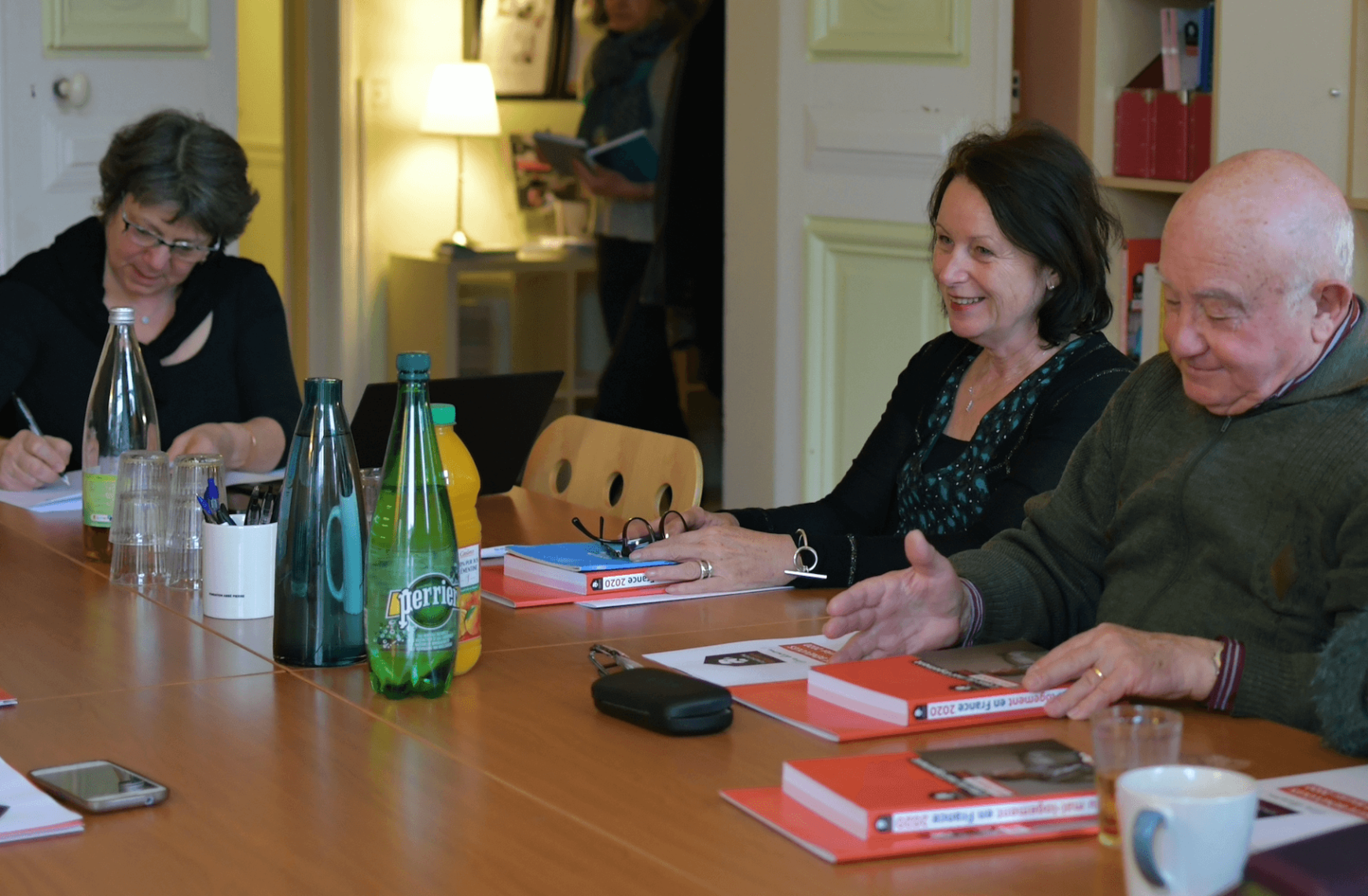 Photo : « Contente de pouvoir aider »