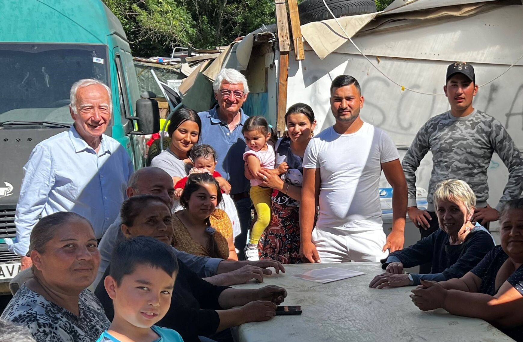 Photo : À Aubagne, la Fondation agit pour résorber les bidonvilles.